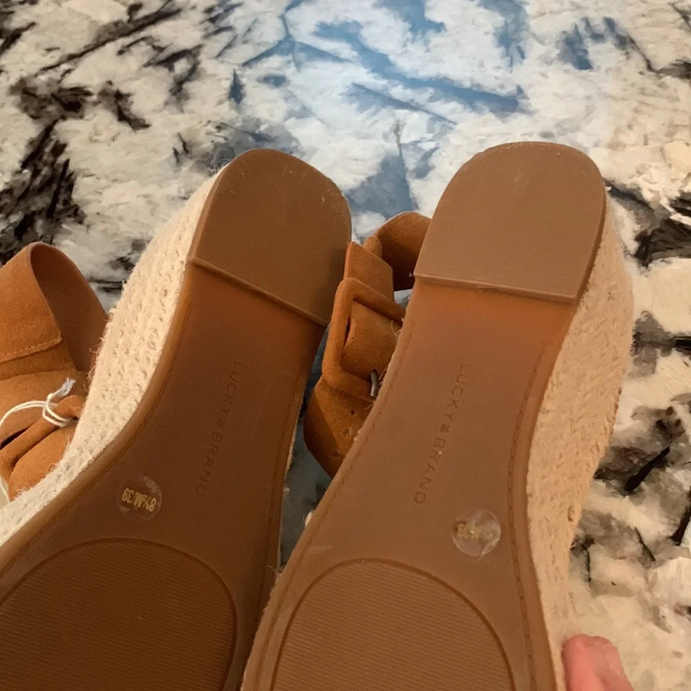 Lucky Brand‎ Audrinah suede wedge heels. NWOT. Retail 98